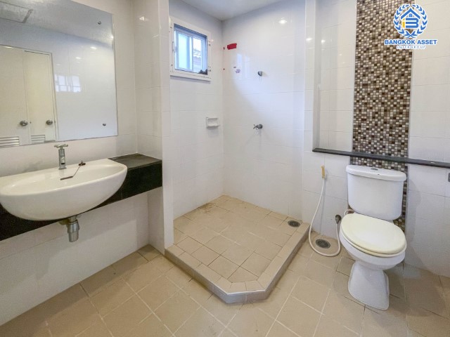 *****บ้านเดี่ยวมือสองนนทบุรี หมู่บ้าน พฤกษาวิลเลจ10 บางใหญ่ บ้านหลังใหญ่เนื้อที่กว่า 51 ตร.ว. ฟังก์ชัน 3 ห้องนอน 2 ห้องน้ำ 1 จอดรถ บ้านสภาพดี แถมฟรี! 1 ตู้เย็น บนทำเลแห่งการเดินทาง ใกล้รถไฟฟ้าสายสีม่วง "สถานีตลาดบางใหญ่" และทางด่วน "ศรีรัช" จองเลย!